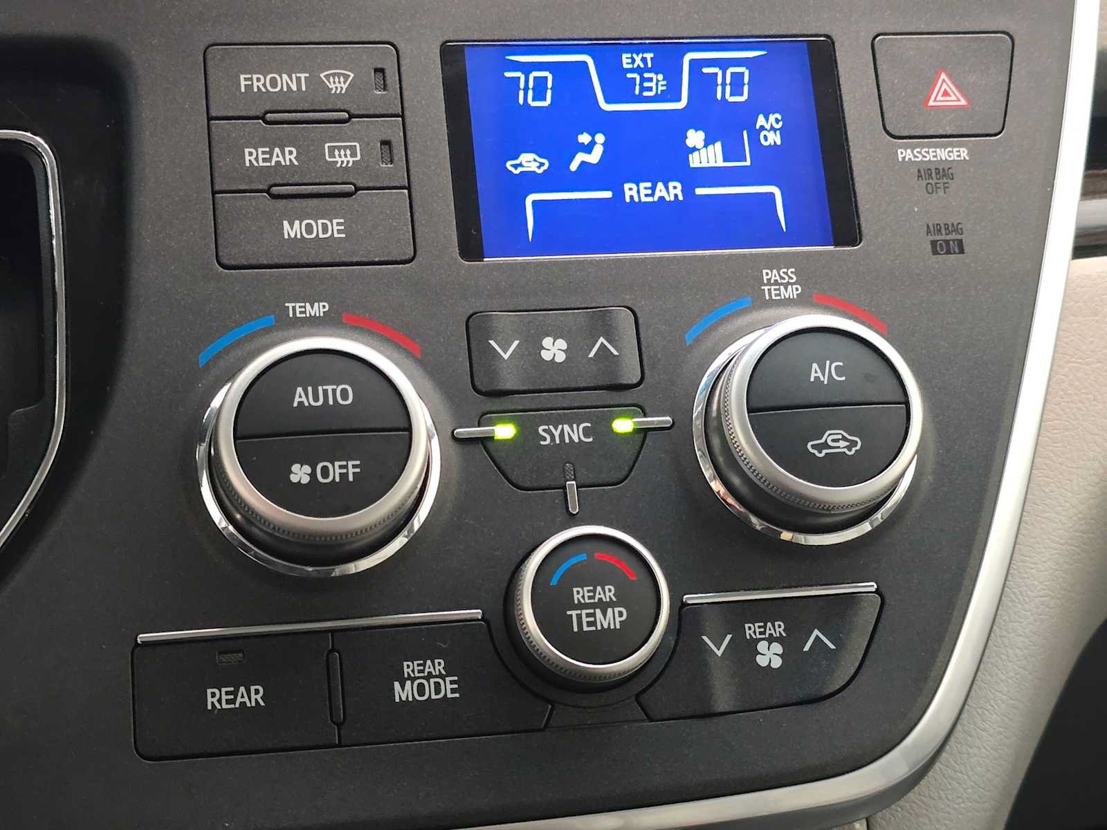 Used 2017 Toyota Sienna XLE FWD image 15