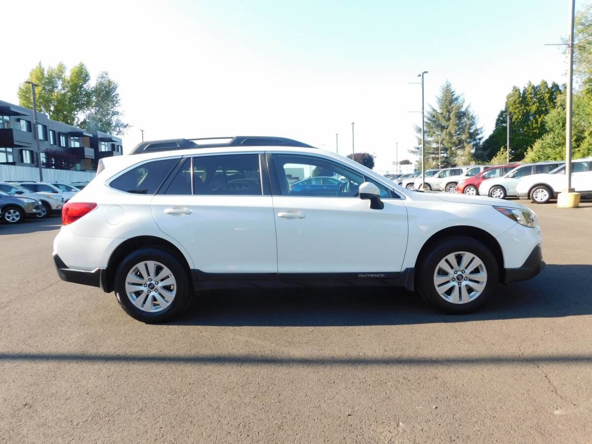 Used 2018 Subaru Outback 2.5i Premium image 18
