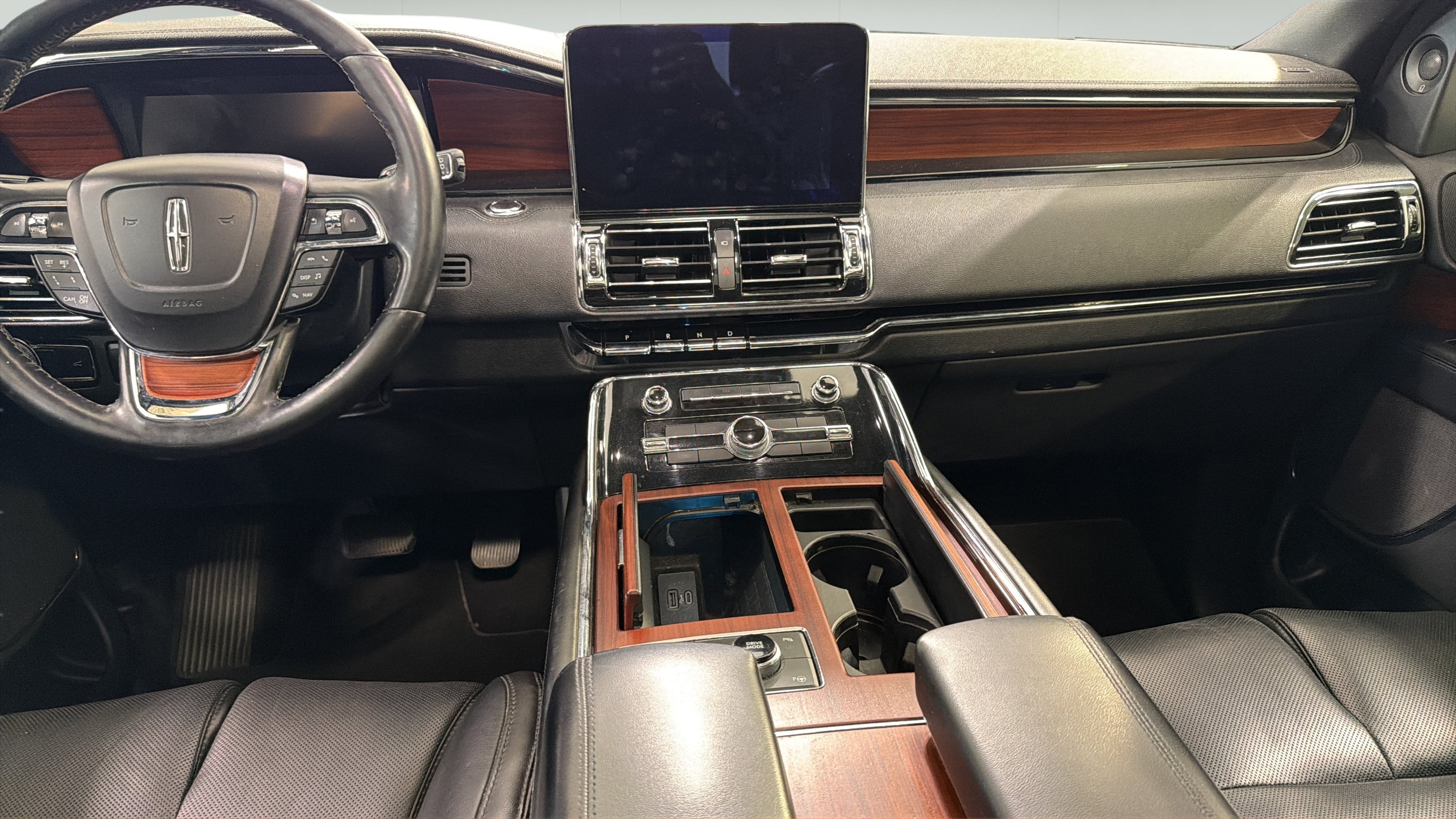 Used 2020 Lincoln Navigator L Reserve RWD image 24