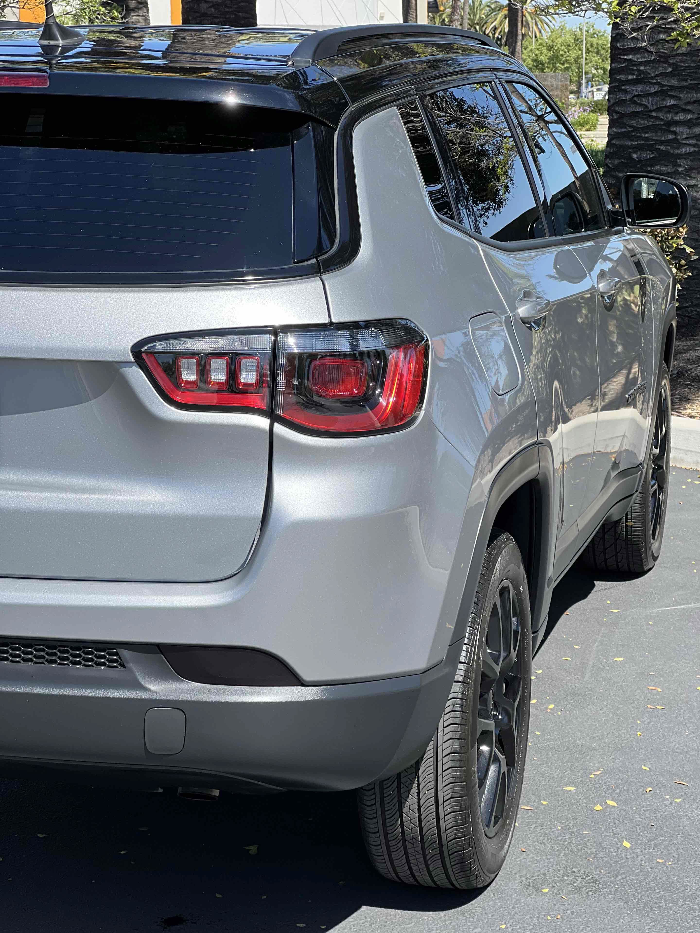 Used 2023 Jeep Compass Latitude AWD/4WD image 64