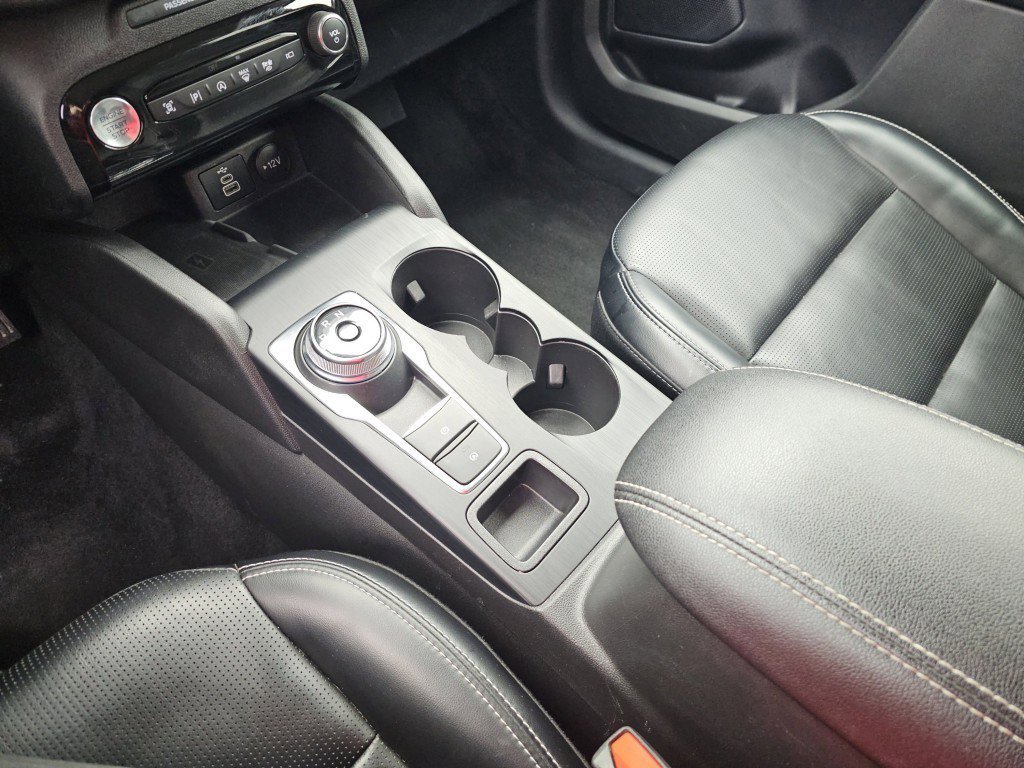 Used 2024 Ford Escape Platinum image 31