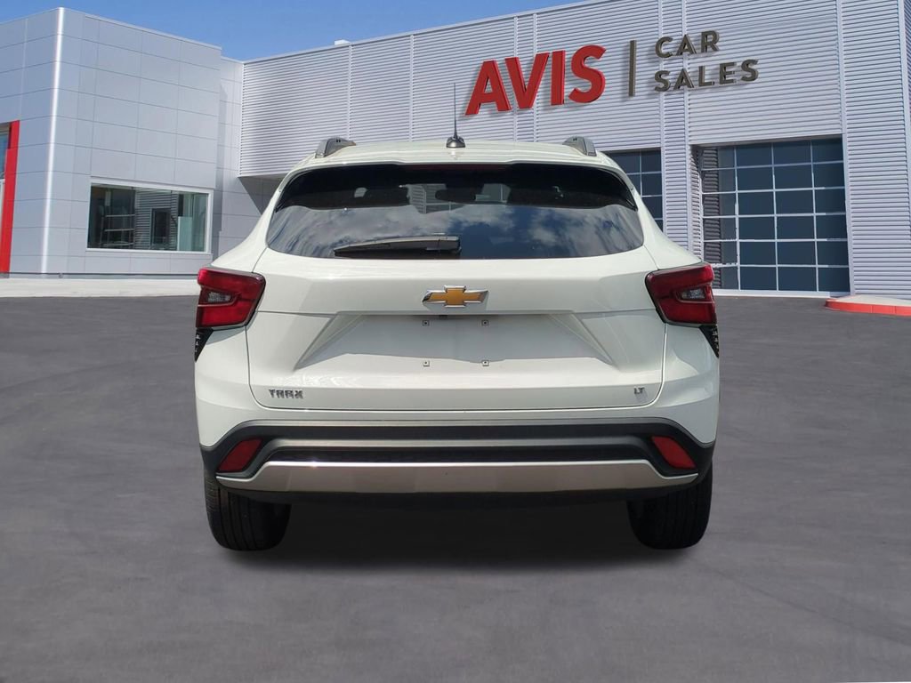 Used 2025 Chevrolet Trax LT w/ LT Convenience Package FWD image 9