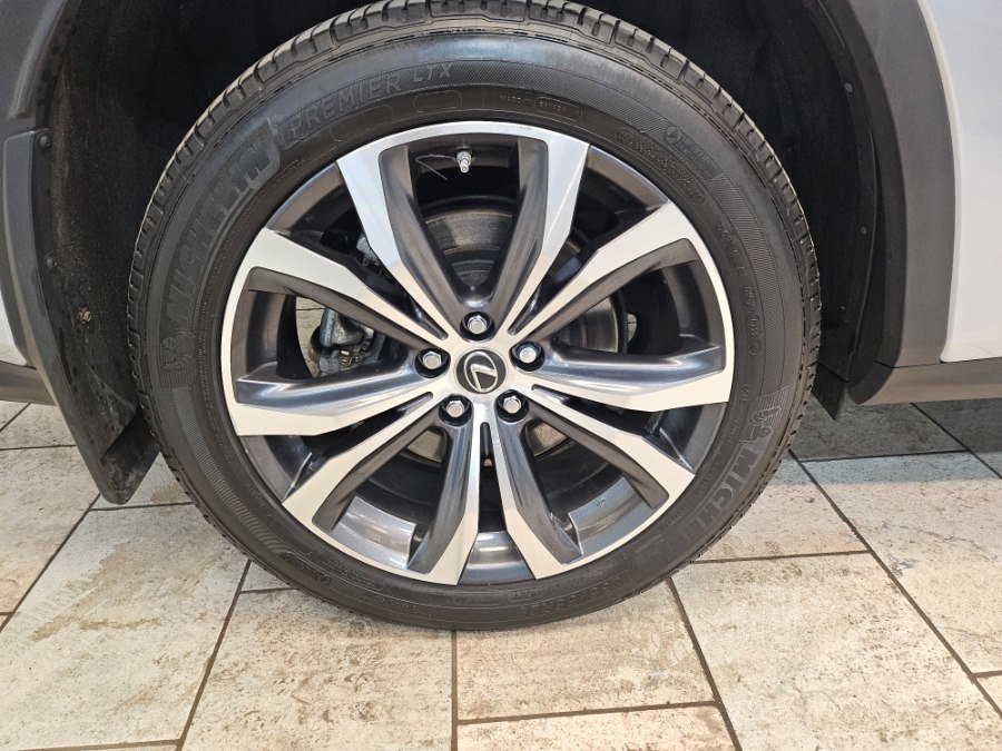Used 2022 Lexus RX 350L Premium w/ Premium Package AWD/4WD image 8