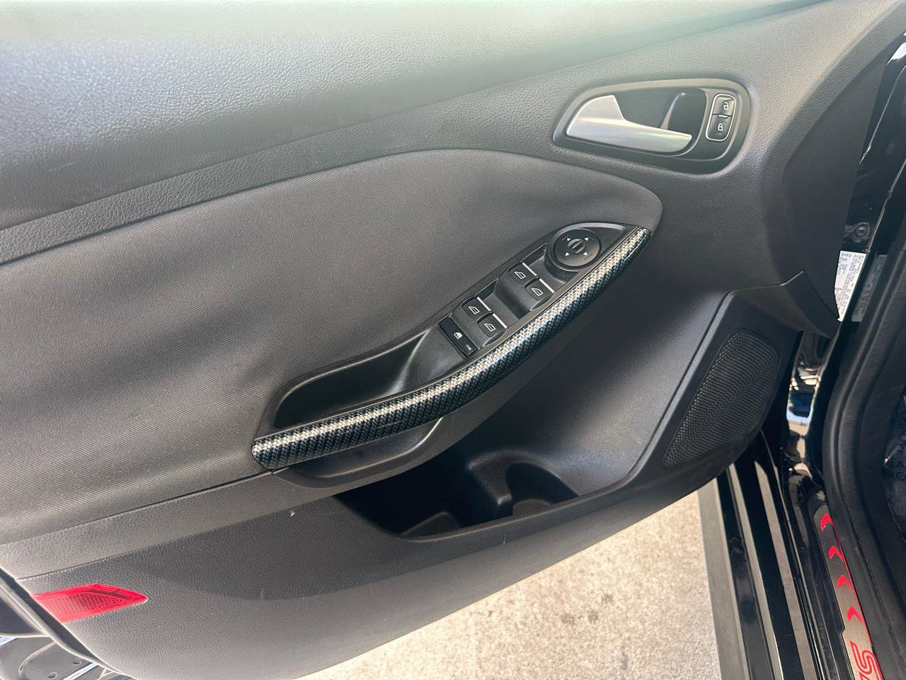 Used 2018 Ford Focus ST image 15