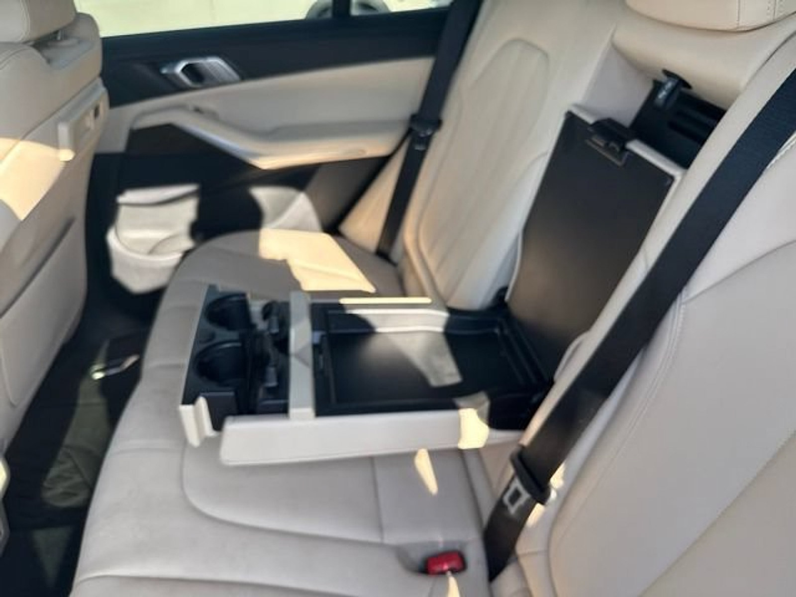 Used 2022 BMW X5 xDrive40i w/ Premium Package AWD/4WD image 29