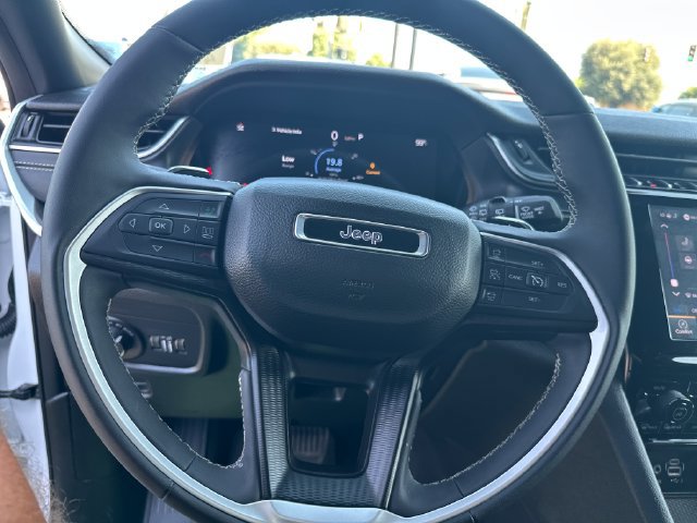 Used 2024 Jeep Grand Cherokee Altitude AWD/4WD image 18