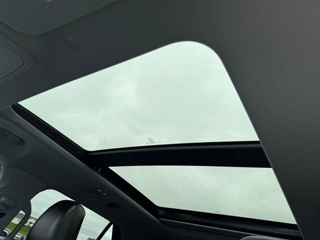 Used 2023 Ford Explorer XLT w/ Equipment Group 202A image 19