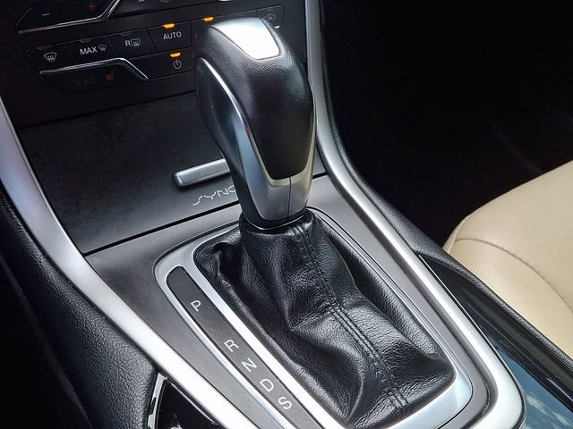 Used 2015 Ford Edge SEL w/ Equipment Group 201A AWD/4WD image 16