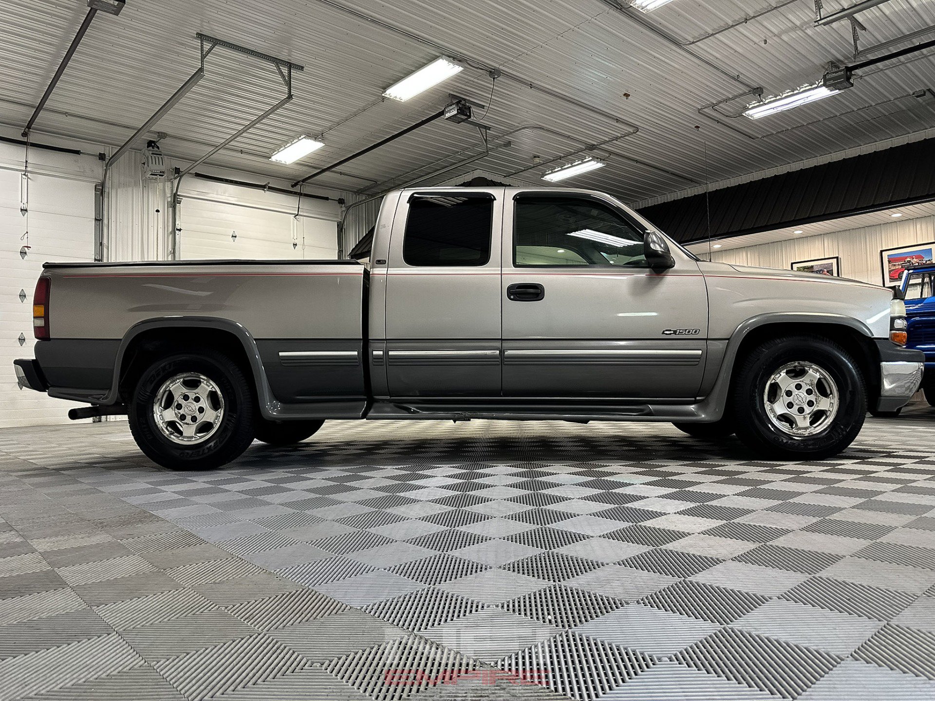 Used 2000 Chevrolet Silverado 1500 LS image 17