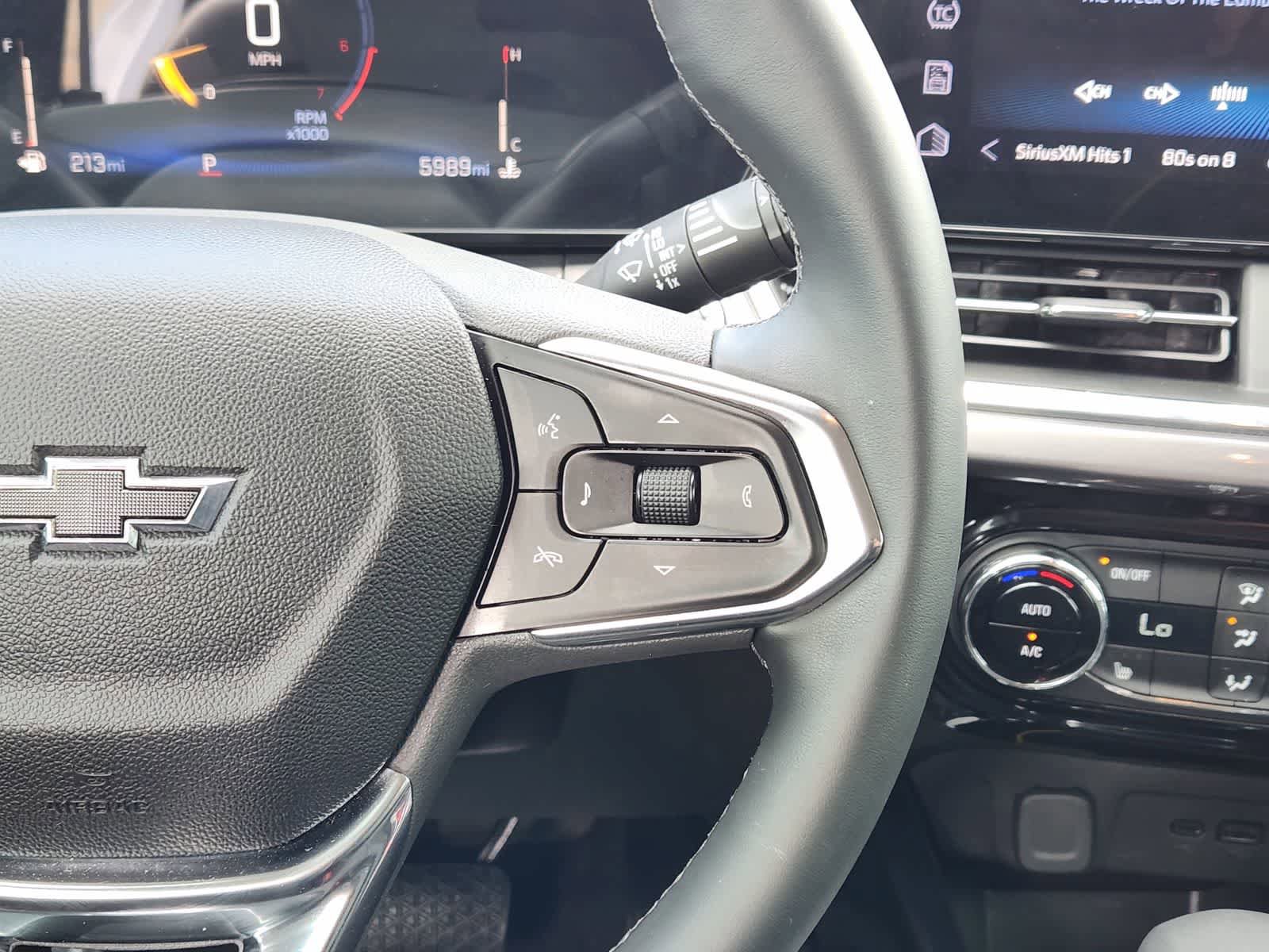 Used 2025 Chevrolet Trax ACTIV FWD image 28