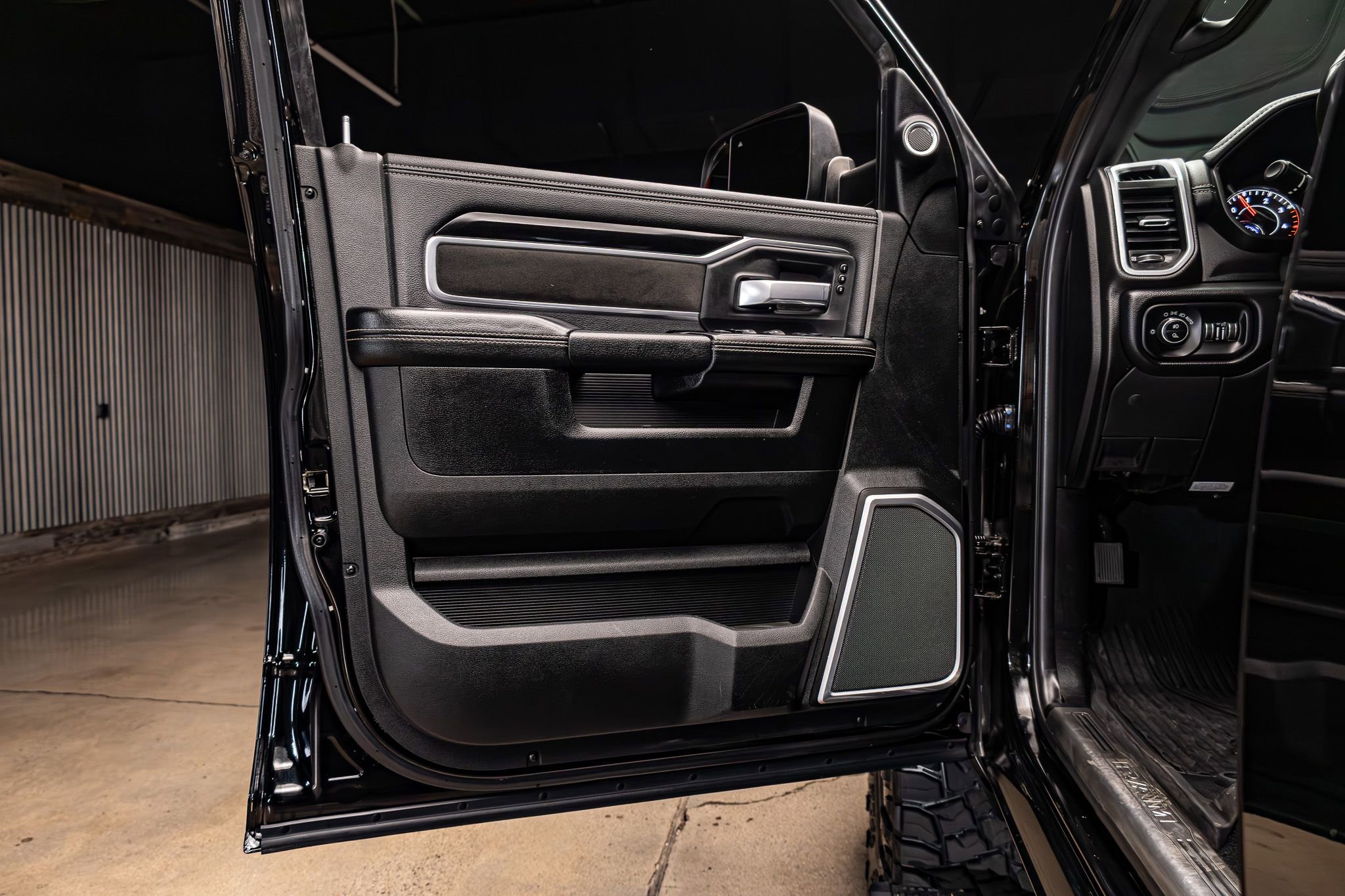 Used 2020 RAM 3500 Laramie image 28