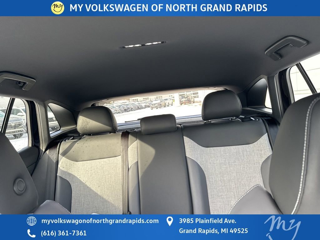 New 2025 Volkswagen ID.4 Pro image 12