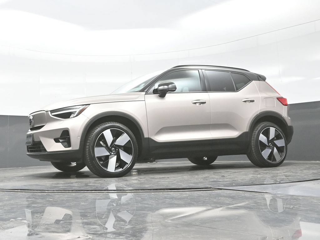 Used 2023 Volvo XC40 Recharge Plus AWD/4WD image 24