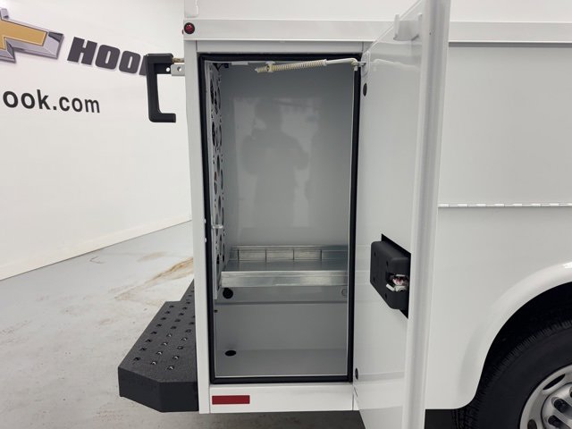 New 2025 Chevrolet Express 3500 w/ Power Convenience Package image 30