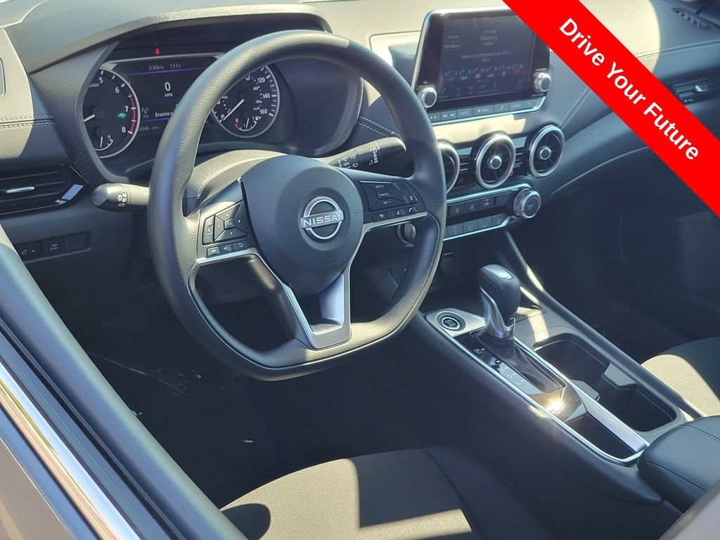 Used 2025 Nissan Sentra SV FWD image 5