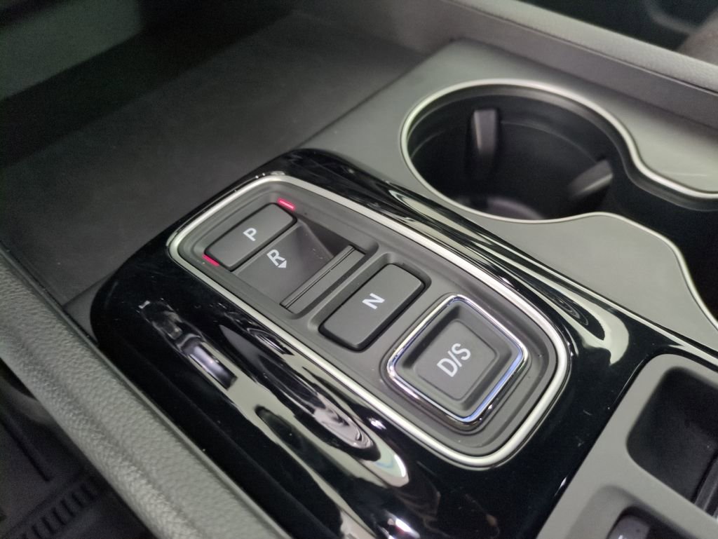 Used 2025 Honda Pilot Sport image 26