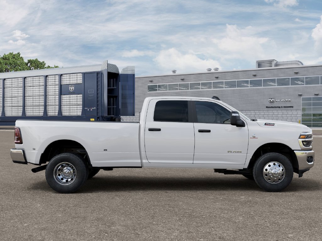 New 2026 RAM 3500 Big Horn AWD/4WD image 22