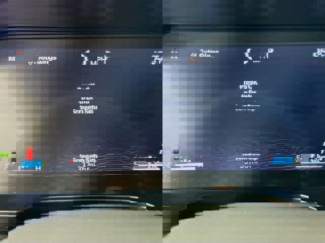 Used 2025 Jeep Grand Cherokee Altitude AWD/4WD image 12