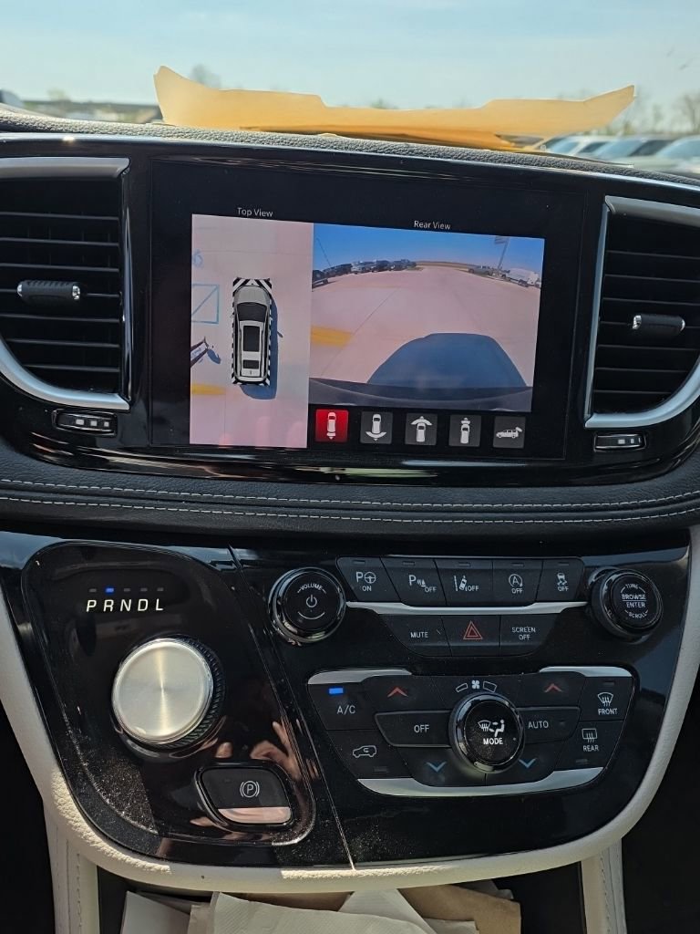 Used 2023 Chrysler Pacifica Limited w/ Uconnect Theater Family Group AWD/4WD image 18