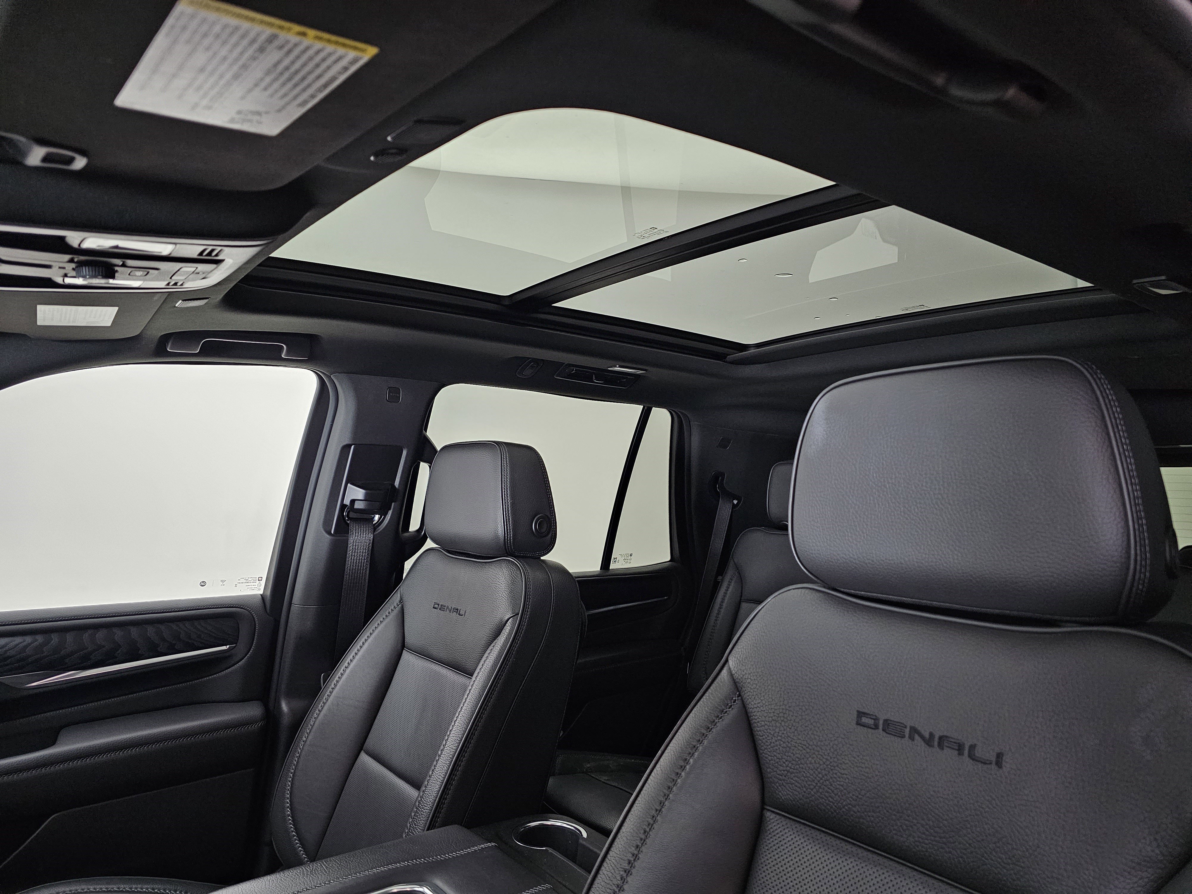 Used 2022 GMC Yukon Denali w/ Max Trailering Package image 10