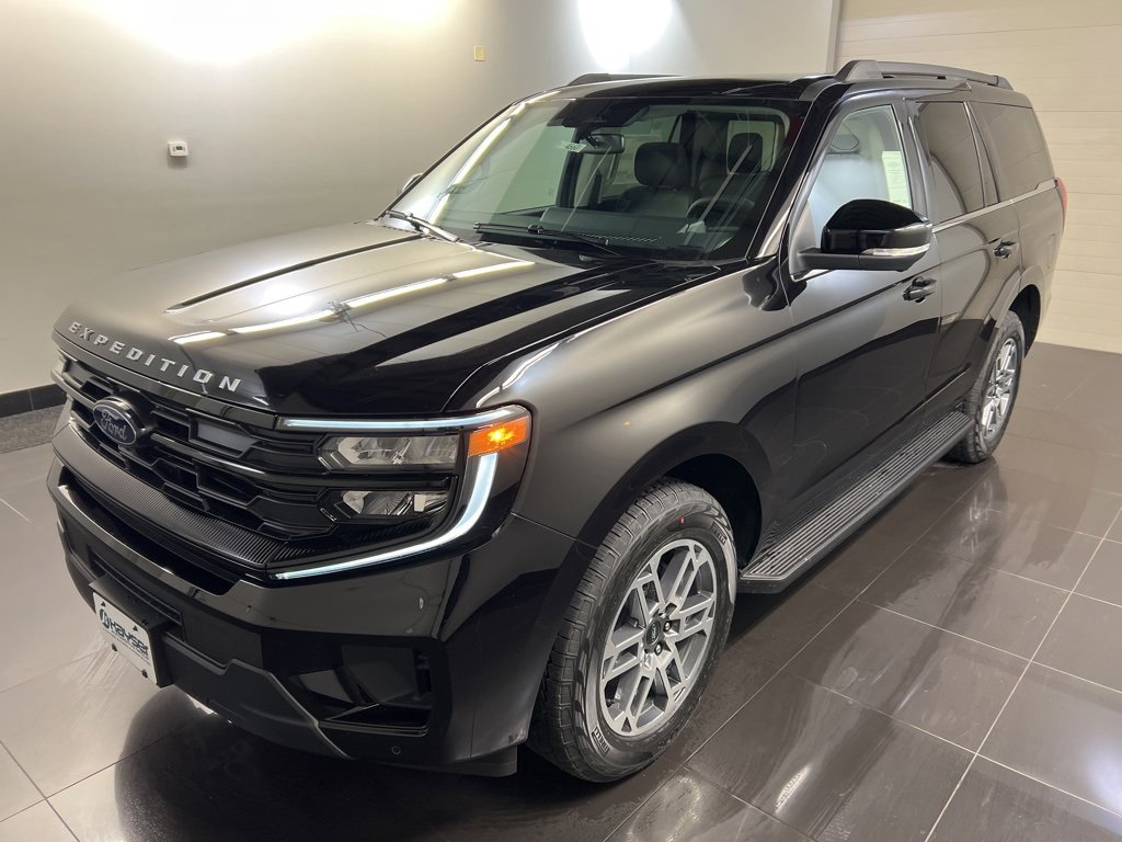 New 2025 Ford Expedition Active image 3