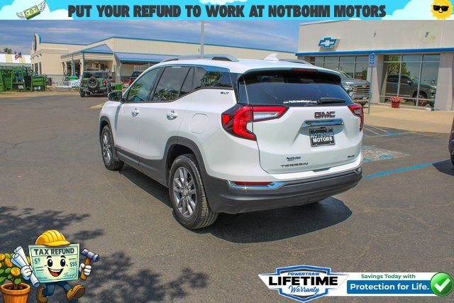 Used 2024 GMC Terrain SLT image 9