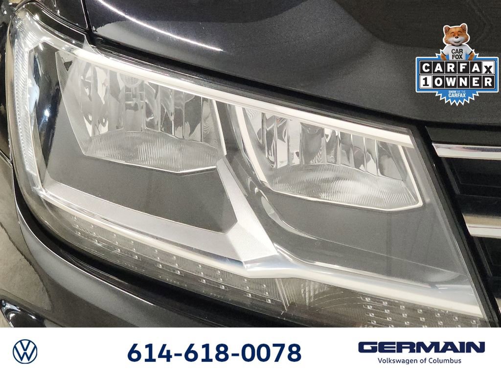 Used 2021 Volkswagen Tiguan SE w/ Panoramic Sunroof Package image 18