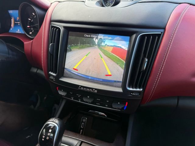 Used 2018 Maserati Levante GranLusso image 25