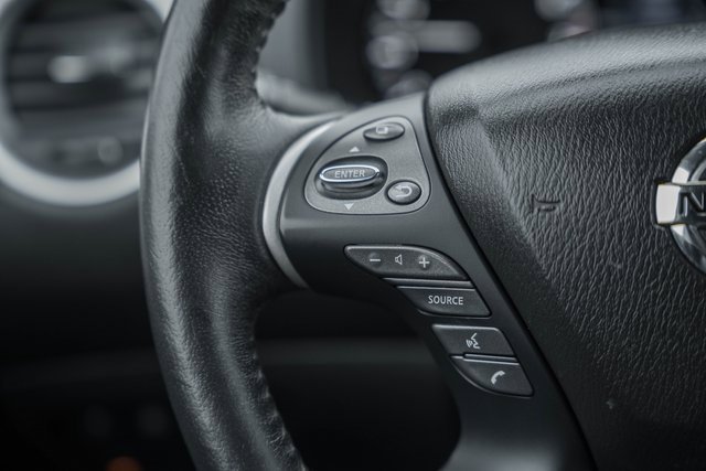 Used 2019 Nissan Pathfinder SL image 32