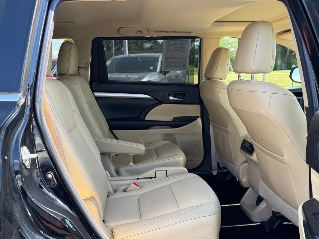 Used 2018 Toyota Highlander XLE AWD/4WD image 20