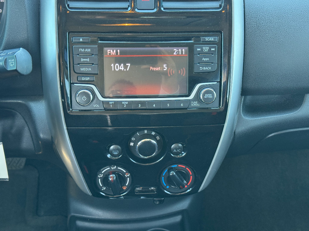 Used 2015 Nissan Versa Note SR image 11