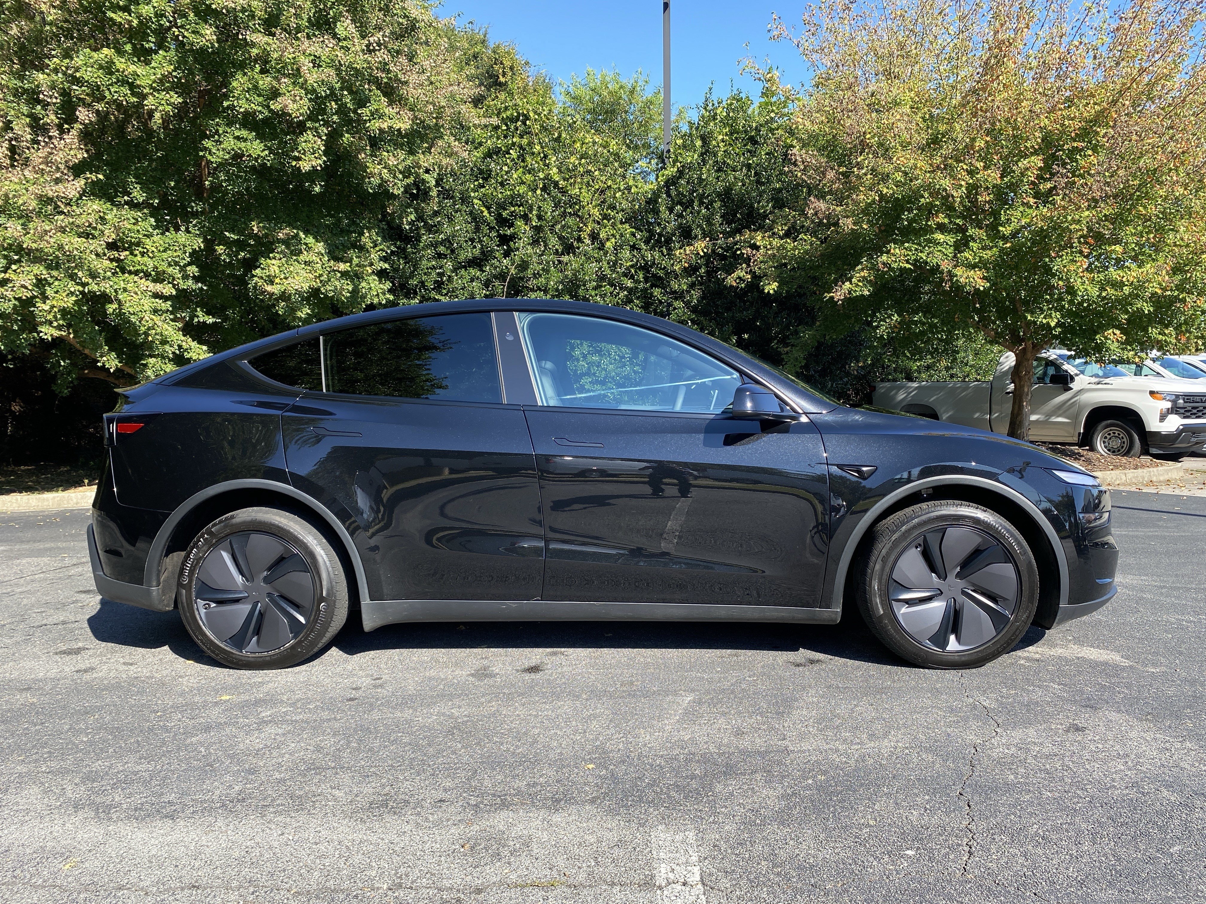 Used 2026 Tesla Model Y AWD image 10