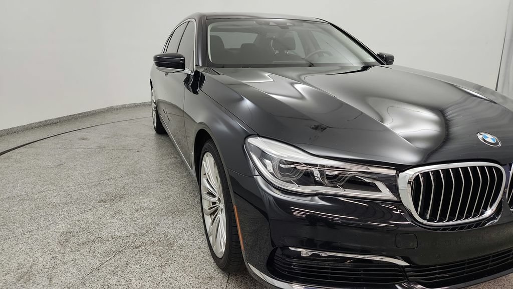 Used 2018 BMW 750i xDrive AWD/4WD image 11