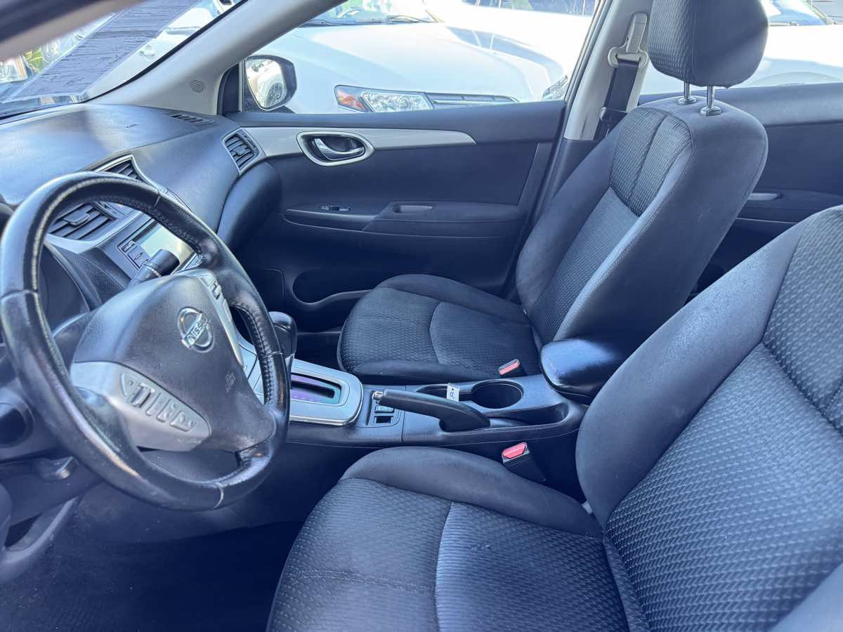 Used 2015 Nissan Sentra SR FWD image 32