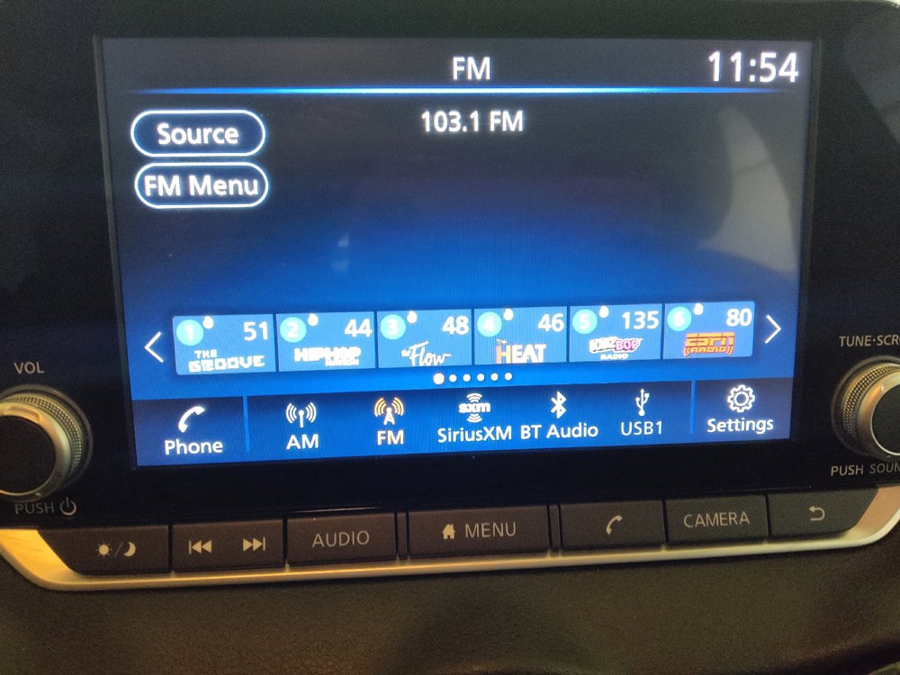Used 2025 Nissan Sentra SV FWD image 25