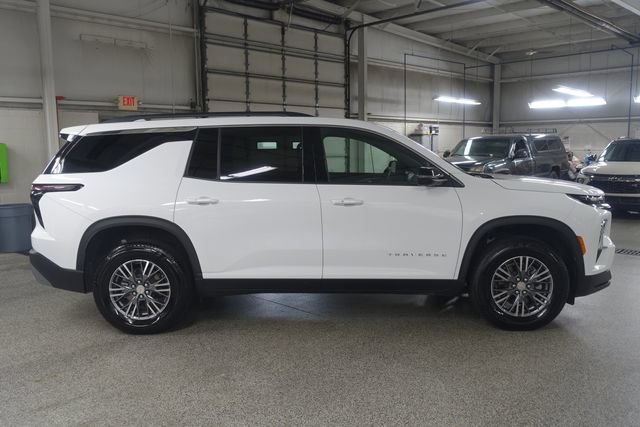 Used 2026 Chevrolet Traverse LT w/ Driver Confidence Package FWD image 8