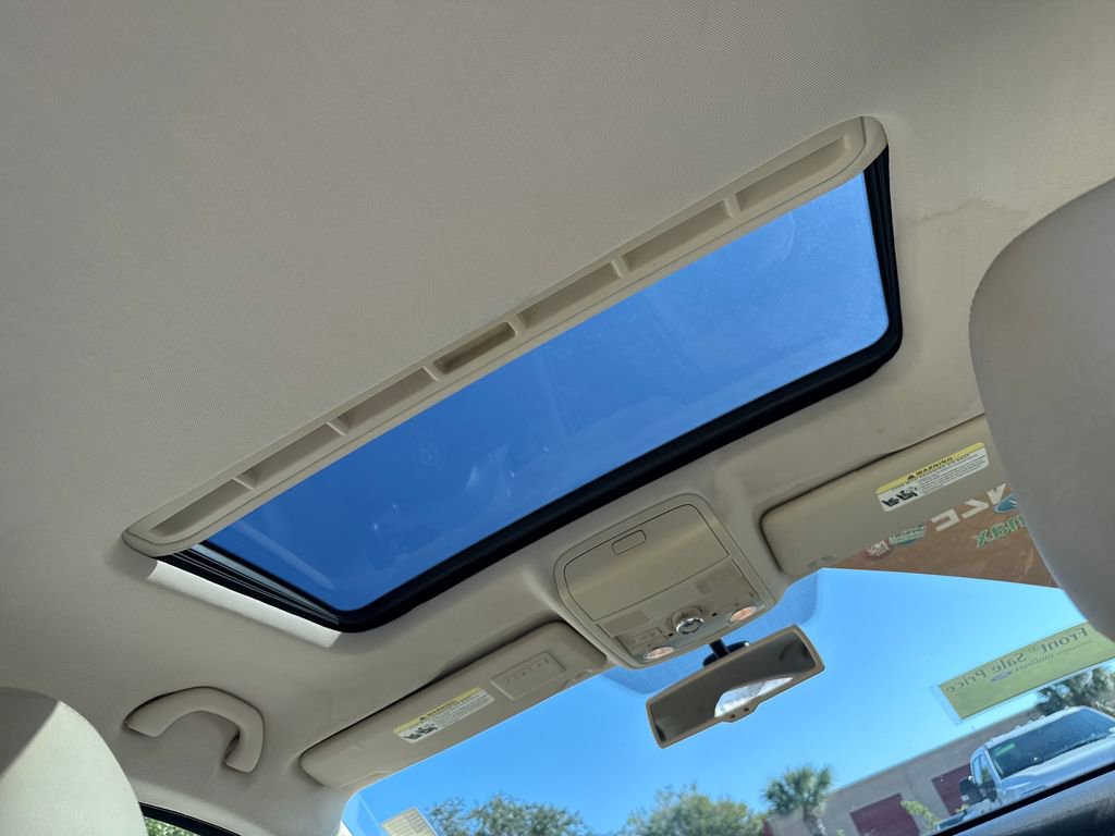 Used 2012 Volkswagen Passat TDI SEL Premium image 7