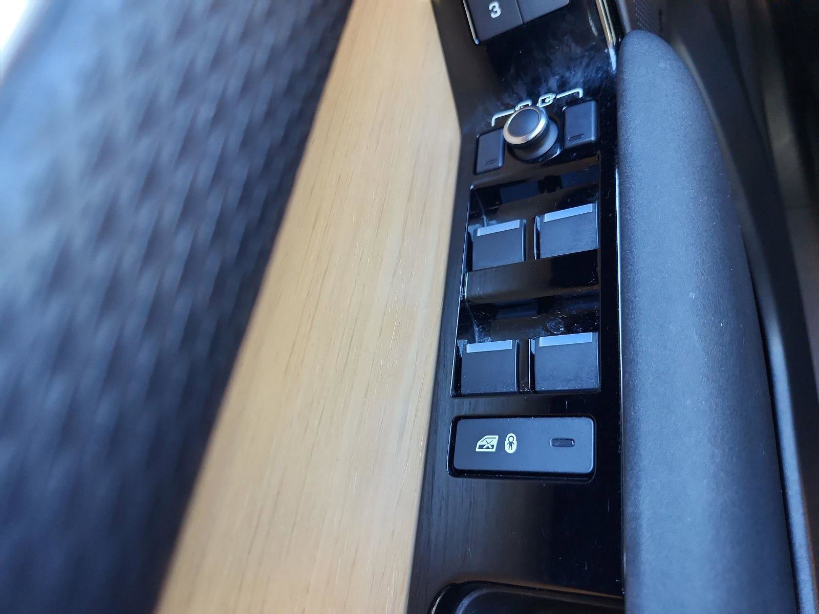 Used 2023 Land Rover Range Rover Velar R-Dynamic S image 20