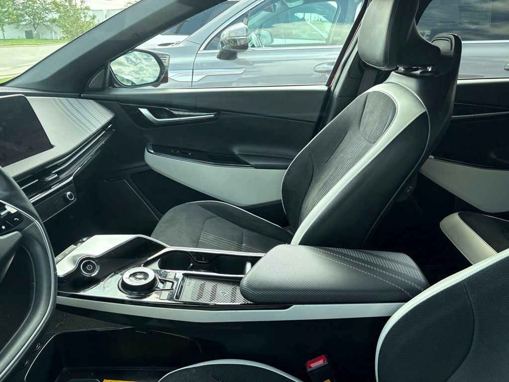 Certified 2022 Kia EV6 GT-Line w/ GT-Line Suede Seat Package AWD/4WD image 20