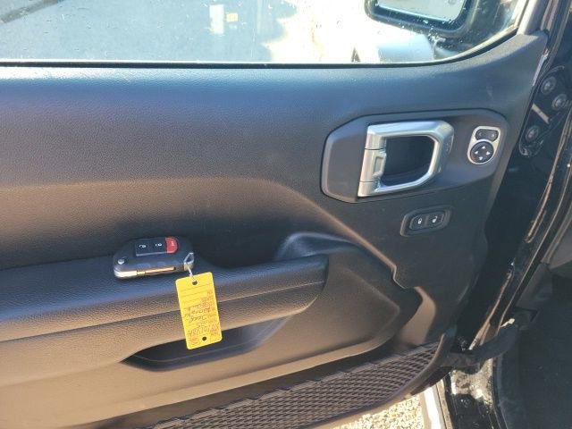 Used 2025 Jeep Wrangler Unlimited Rubicon image 15