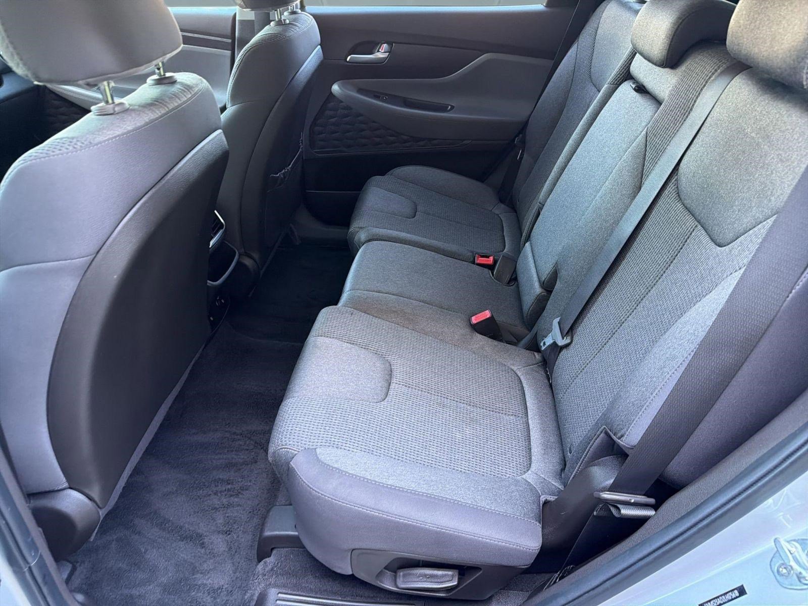 Used 2020 Hyundai Santa Fe SE image 14