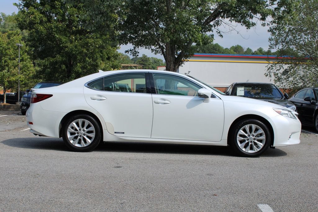 Used 2014 Lexus ES 300h w/ Luxury Package w/Bamboo Trim FWD image 5