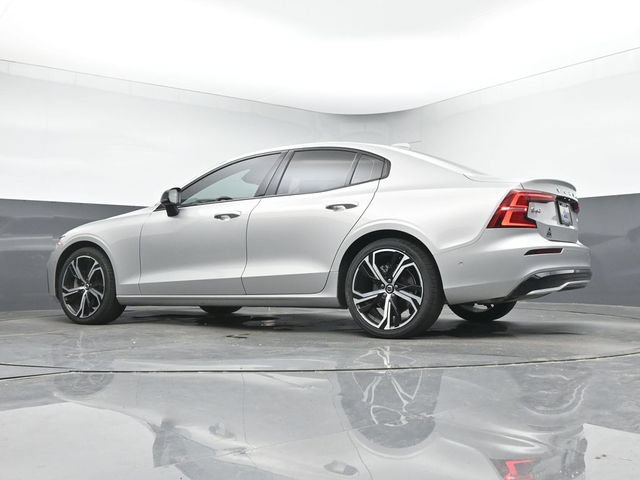 Used 2024 Volvo S60 B5 Plus AWD/4WD image 37