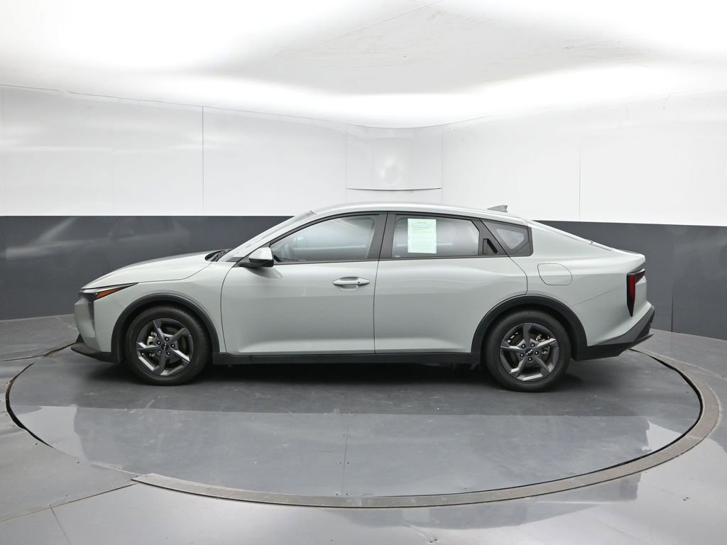 Used 2025 Kia K4 LXS FWD image 2