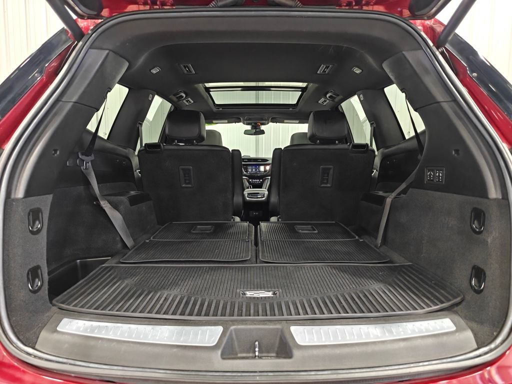 Used 2022 Cadillac XT6 Premium Luxury w/ LPO, Floor Liner Package AWD/4WD image 38
