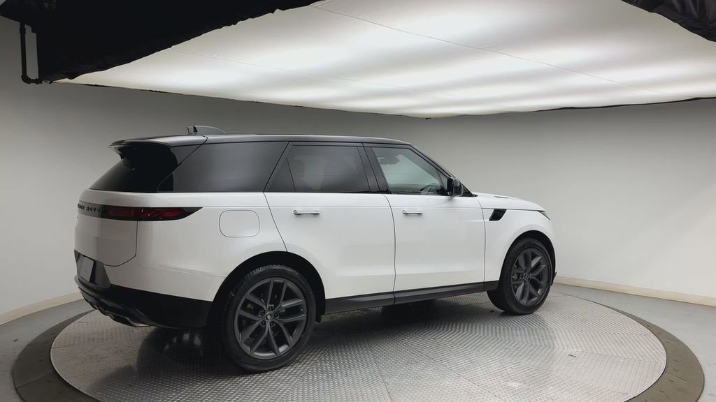 Certified 2024 Land Rover Range Rover Sport SE image 2