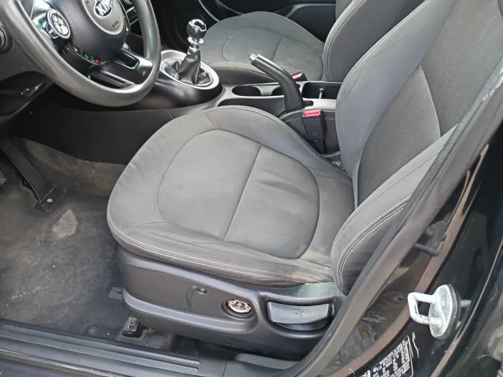 Used 2014 Kia Soul FWD image 9