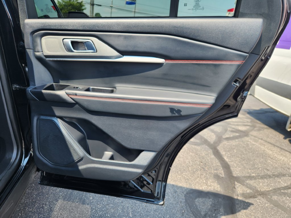 Used 2025 Ford Explorer ST-Line AWD/4WD image 13