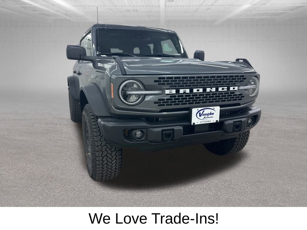 New 2025 Ford Bronco Badlands w/ Sasquatch Package AWD/4WD image 2