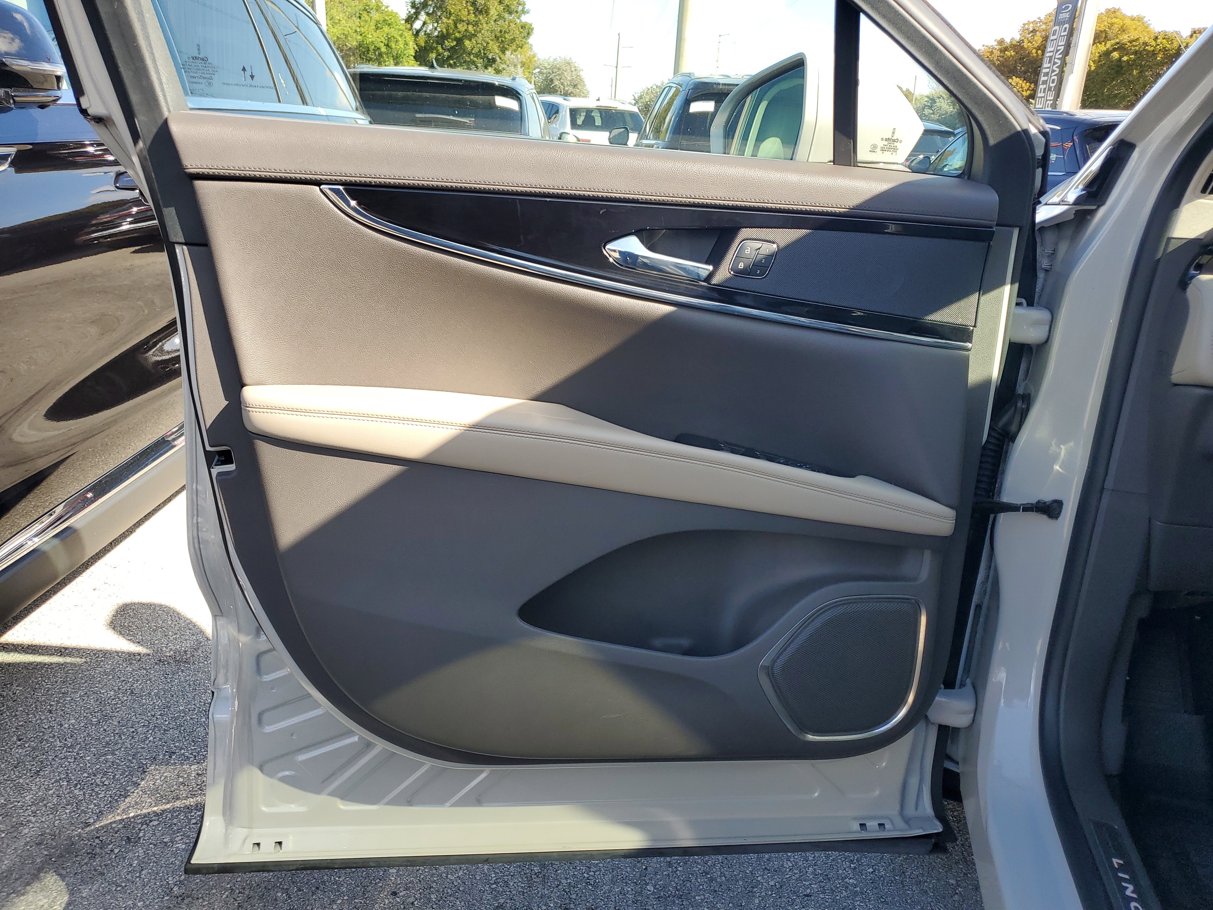 Certified 2022 Lincoln Nautilus Reserve image 13